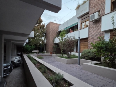 DEPARTAMENTO EN BARRIO BOMBAL - CON COCHERA